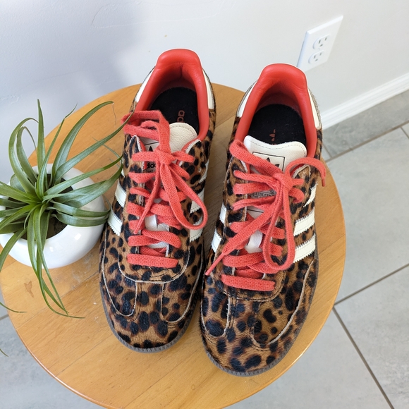 Adidas Women's Leopard Print Sneakers with Red Accents - Picture 3 of 9